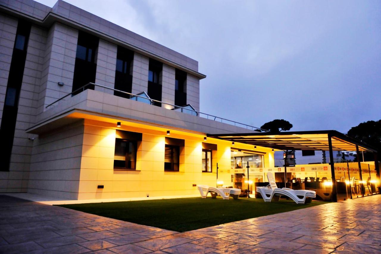 6 Bis Hotel Castelldefels Exterior foto