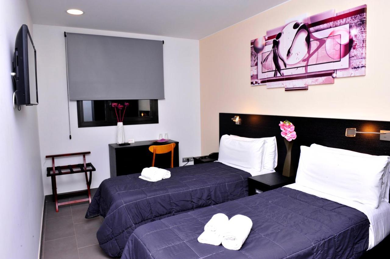 6 Bis Hotel Castelldefels Exterior foto